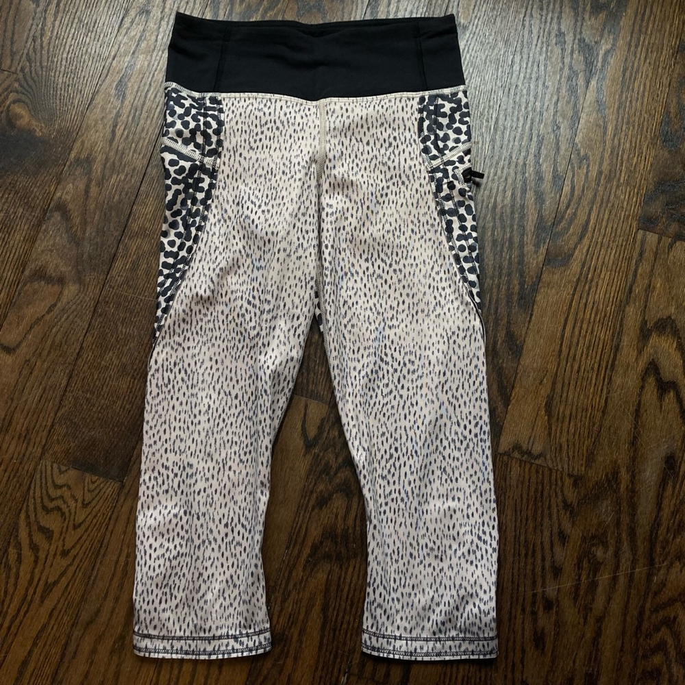 Women's Lululemon cropped Leggings, Small